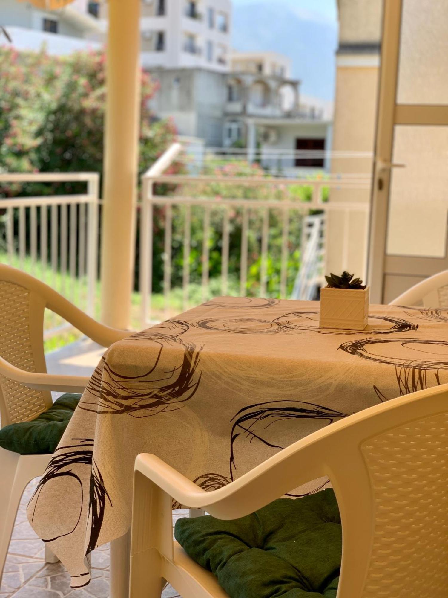 Apartman Dma Tivat Eksteriør billede